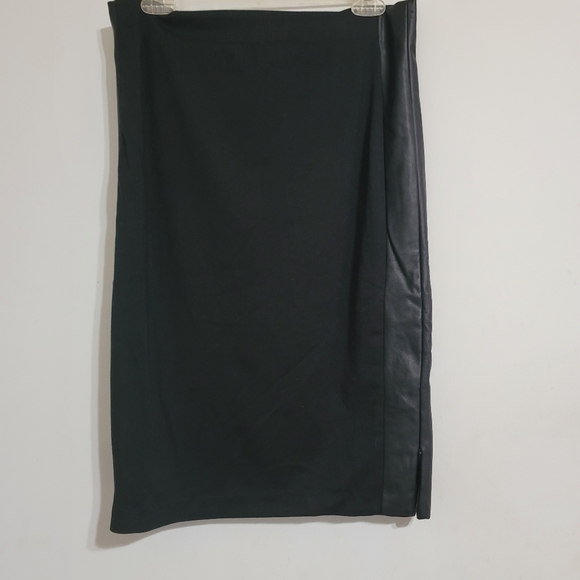 Pamela McCoy Black Skirt with‎ Vegan Leather Panels Size Medium Sexy Witch - Picture 1 of 6